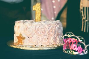close up photography of pink birthday cake